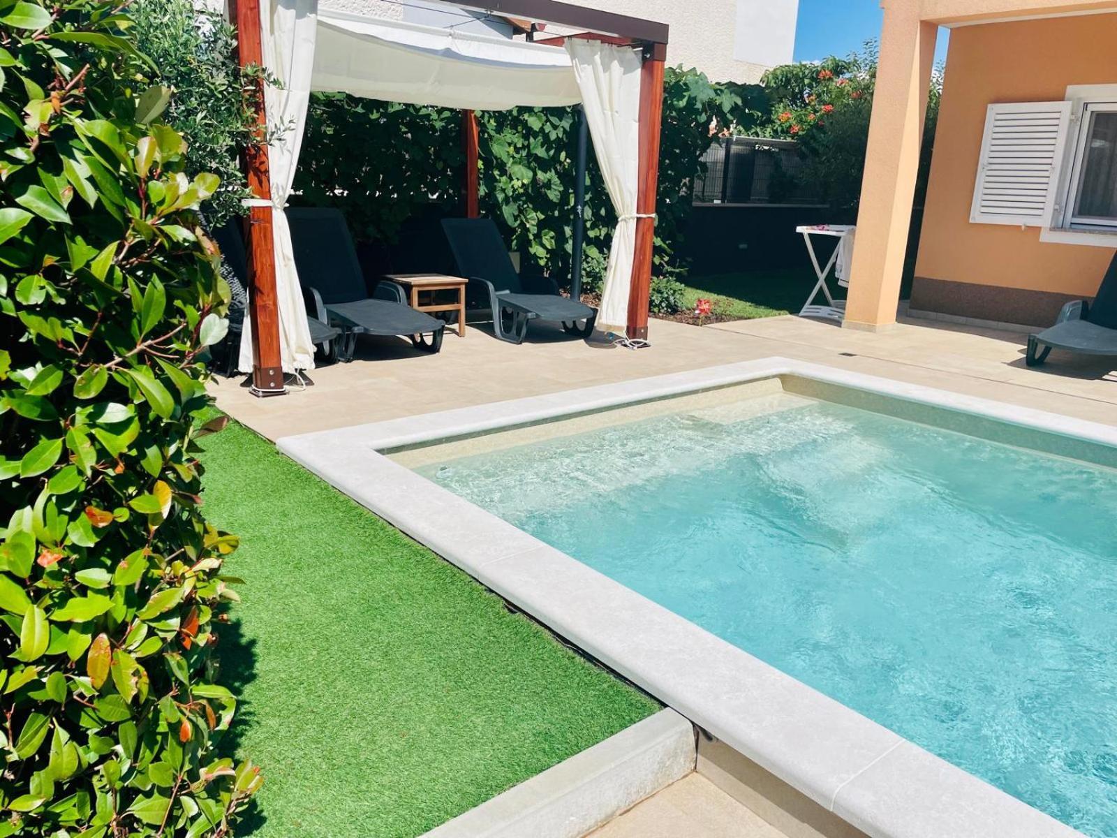 Boutique Apartment With Private Pool For Your Exclusive Use Novigrad Istria Exterior foto