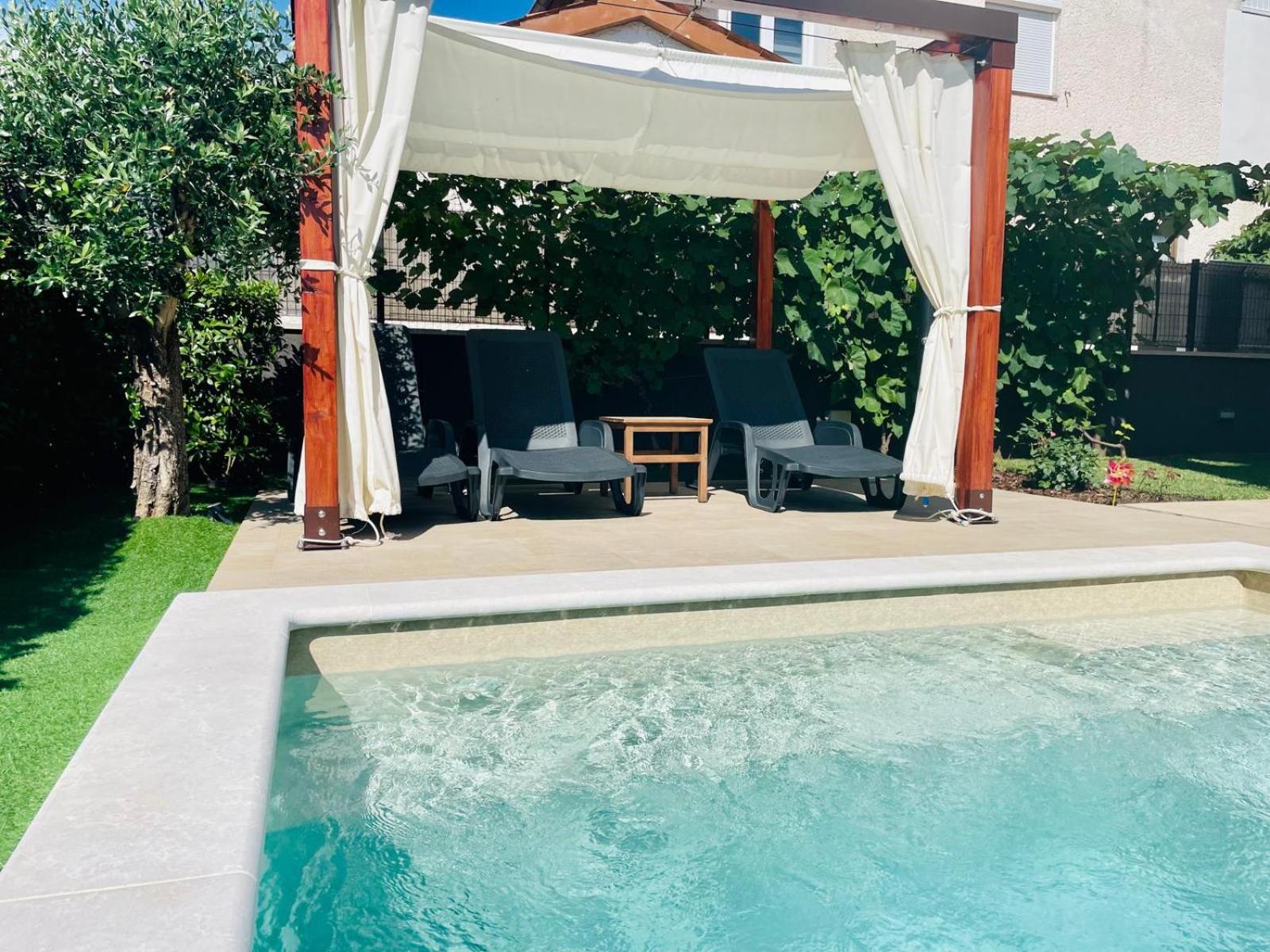 Boutique Apartment With Private Pool For Your Exclusive Use Novigrad Istria Exterior foto