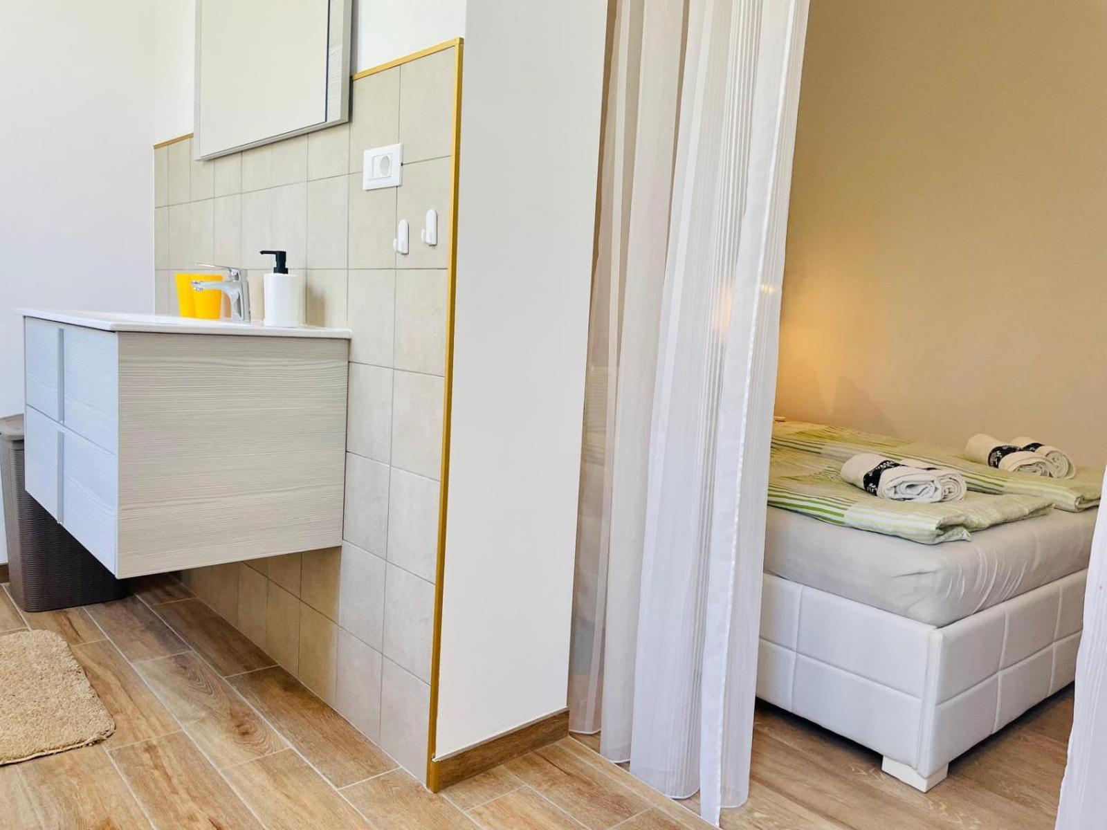 Boutique Apartment With Private Pool For Your Exclusive Use Novigrad Istria Exterior foto